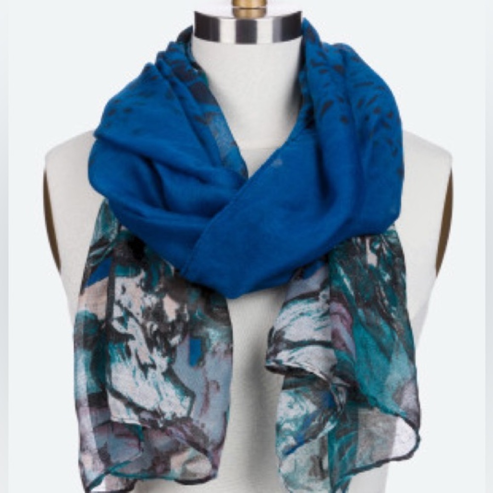 Lulla Lightweight Abstract Navy Floral Scarf - NWOT
